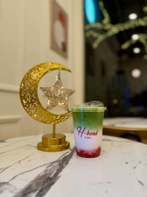 At H-Bond Coffee: real cafe photos